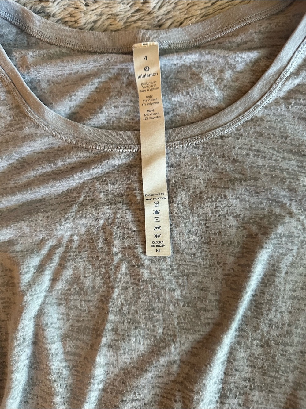 lululemon athletica Light Grey Scoop Neck Short Sleeve Tee - Picture 2 of 4